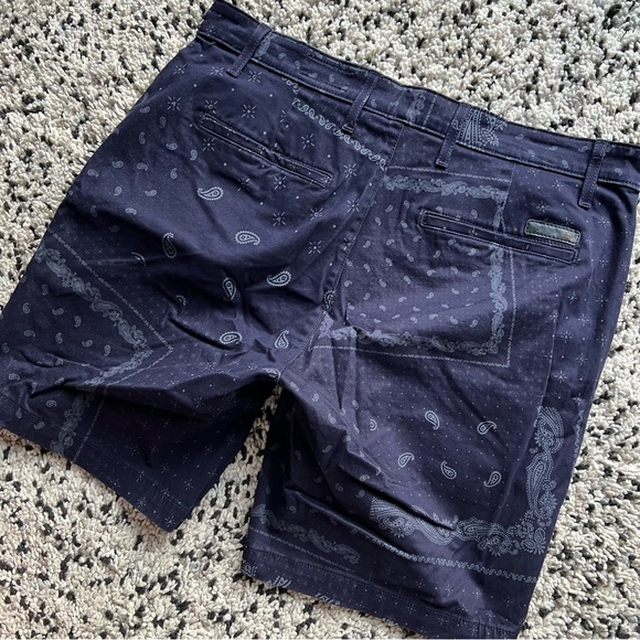 Adriano Goldschmied AG The Wanderer Shorts Navy Blue Bandana Print Stretch 36 - Picture 9 of 12